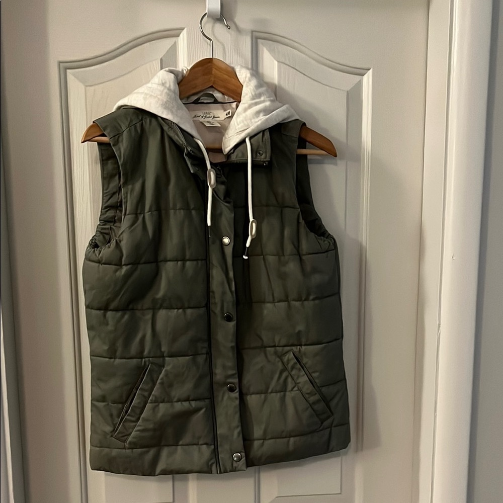 Women’s/ unisex Green Puffer Vest
